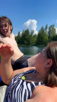 Дети не послушали свою маму..