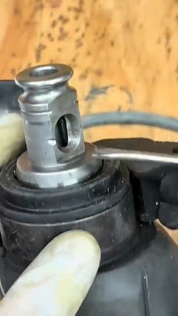 Выпадает бур из перфоратора? Есть решение