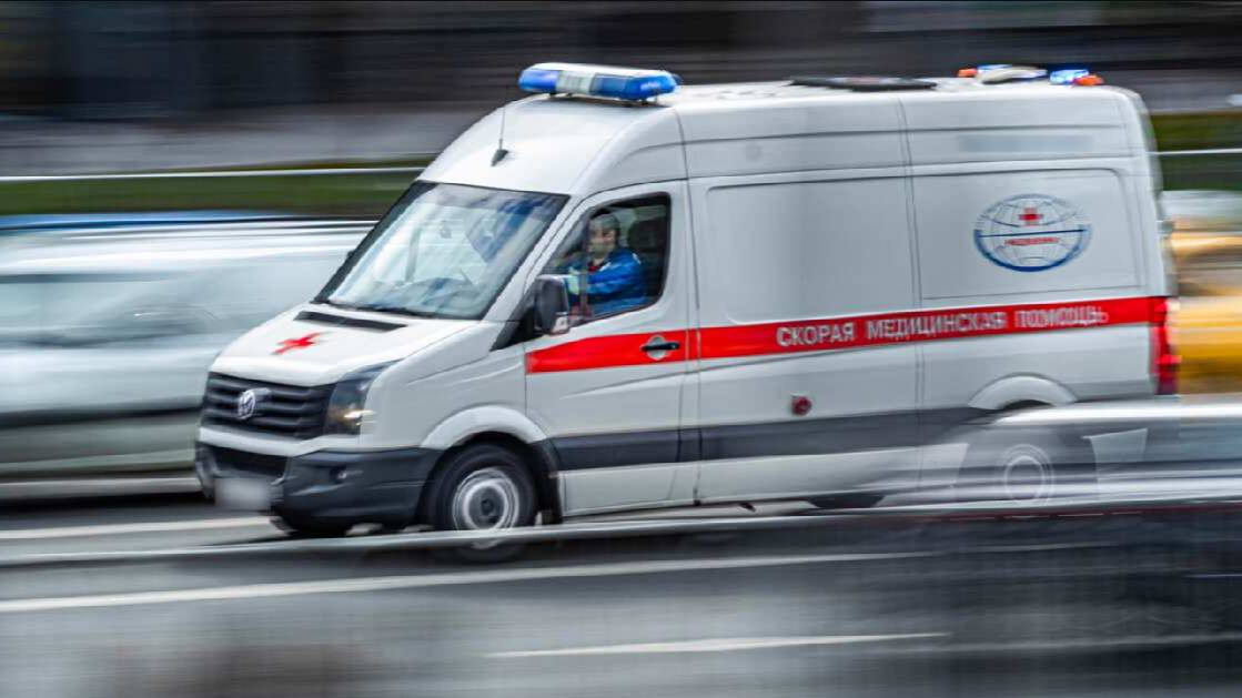 Беспилотник ВСУ атаковал дорожных рабочих в Макеевке