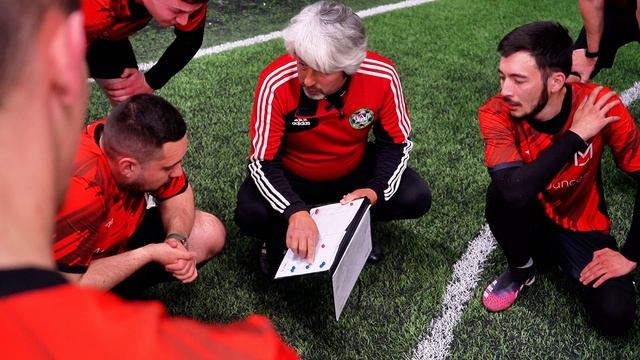 Знакомство с ВЕЛИКИМ футбольным тренером. Первая тренировка