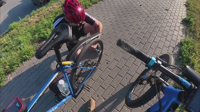 Когда всё идет не по плану: прокол колеса на дороге💥