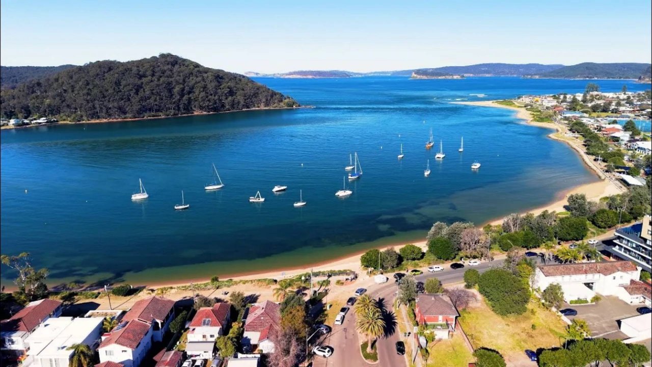 Кинофильм Этталонг-Бич Австралия. Прогулка по побережью и виды с дрона 4K