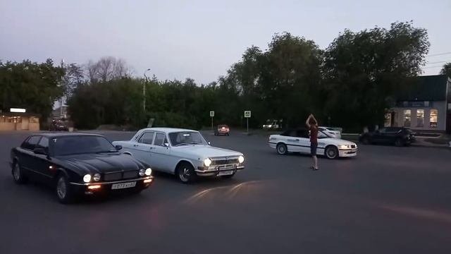 Волга на UZ против Bmw 3 C V8 4 литра. Волга победила