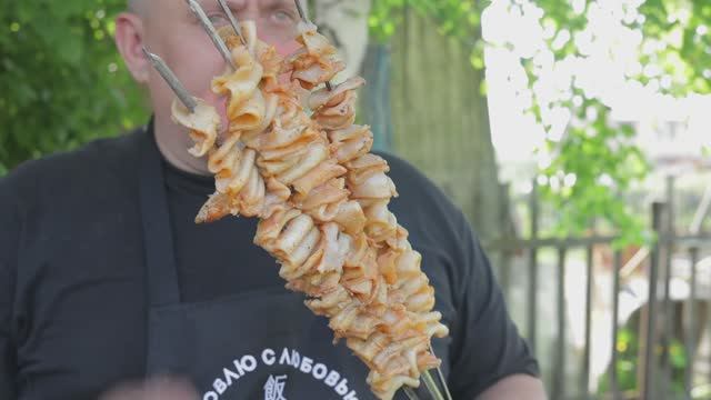 Шашлык из кальмара — морская магия на мангале!
