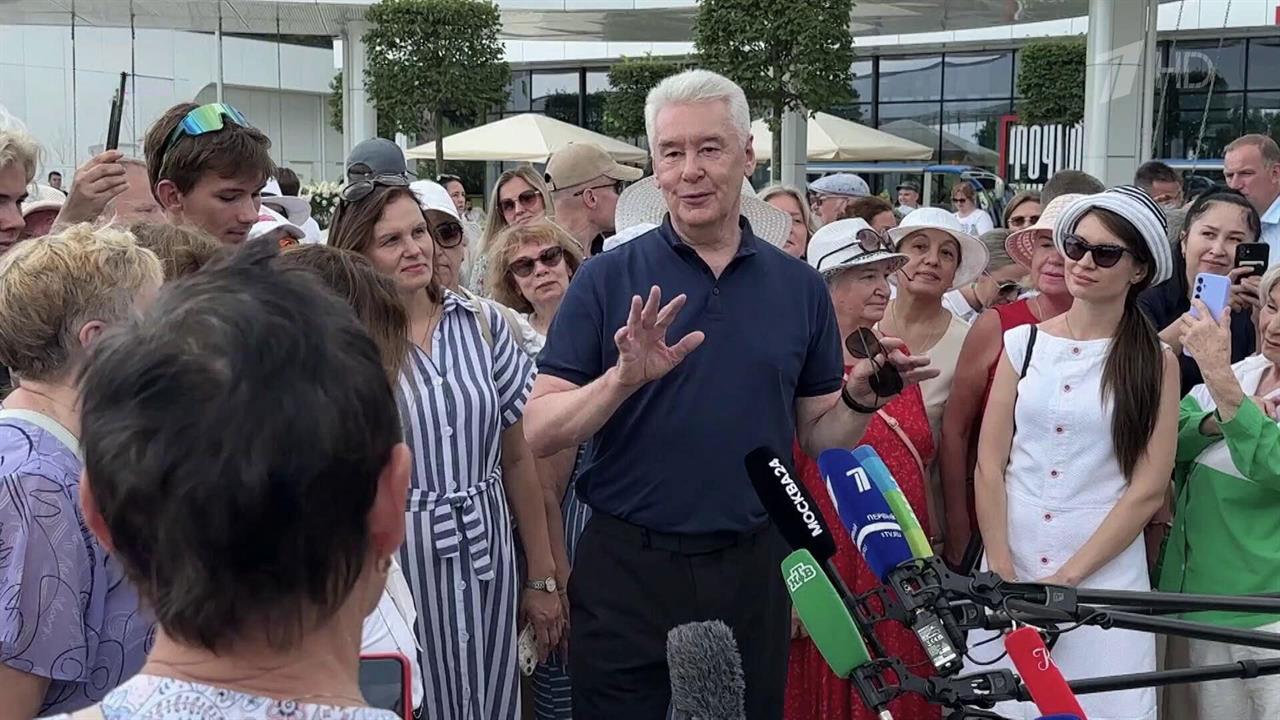 Мэр Москвы Сергей Собянин открыл пешеходную набережную в парке "Коломенское"