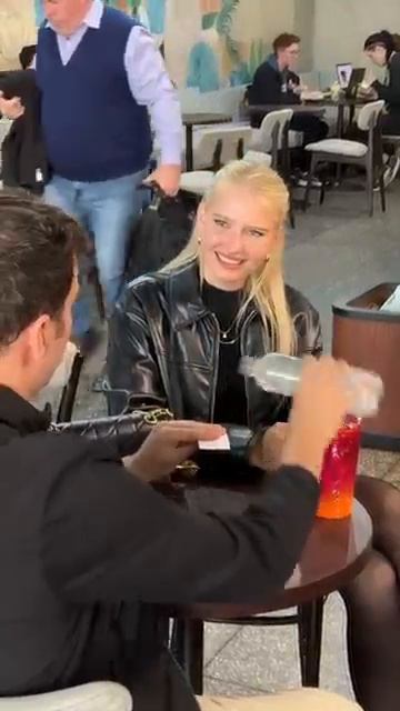 Как делается фокус с нарисованной розой