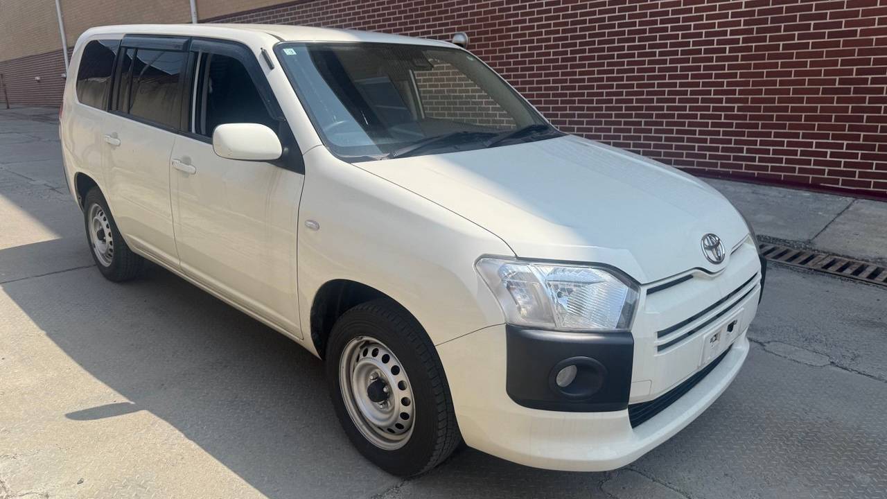 Toyota Probox 2019 год комплектация 1.5 GL Safety Sense.