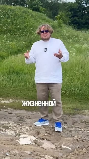 Она выглядит как электрокар, но это обычная тачка