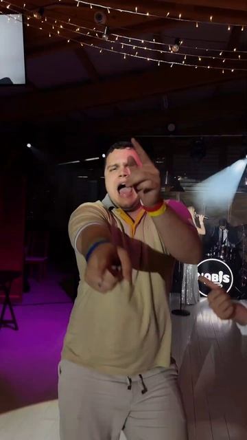 Зажигательные танцы гостей