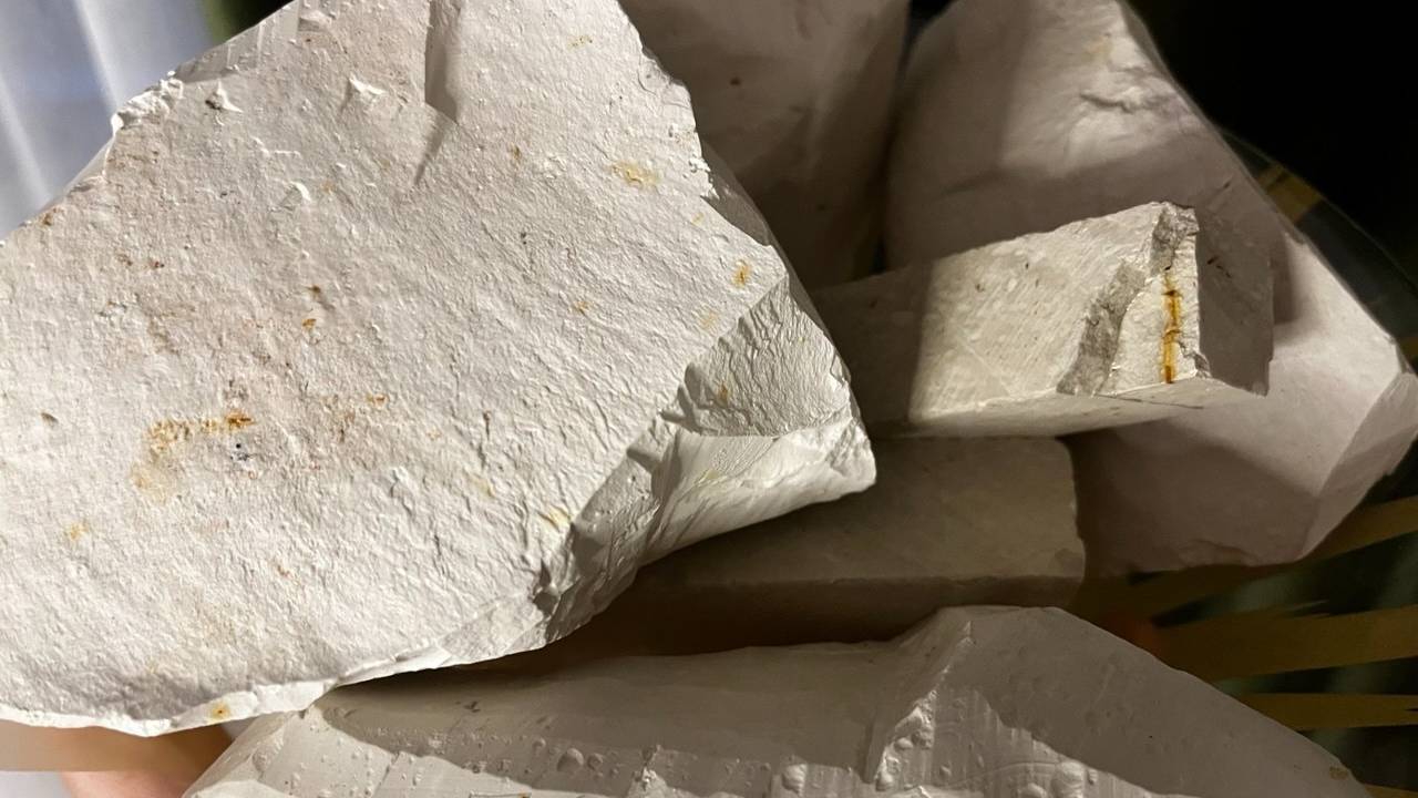 ASMR Crunch Of Wet Chalk_Мокрый  хруст мелом