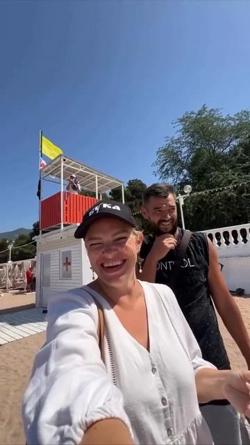 18 самцов дельфинов и 3 парня — такое кино даже Brazzers не снимает.