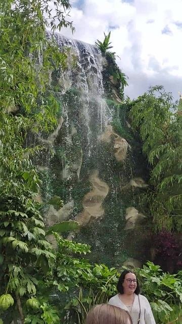 Водопад на Манежной площади