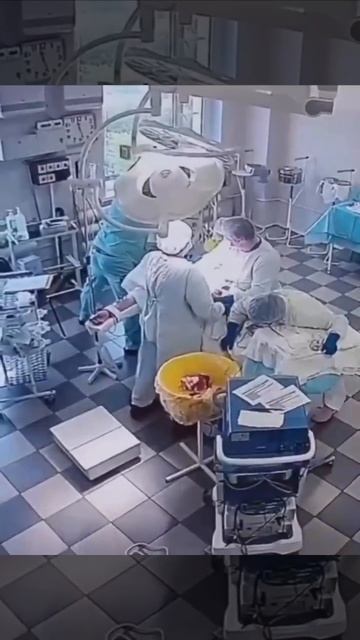 🔴Камчатские врачи продолжили операцию во время сильного землетрясения