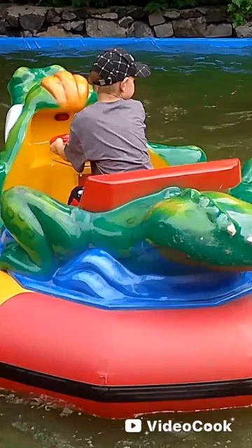 Костя в зоопарке