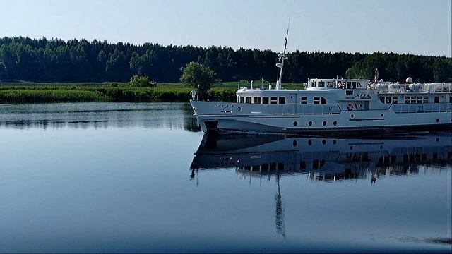 Теплоход "Нева"- многоцелевое судно