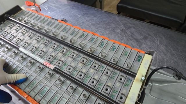 Toyota Noah (Voxy,  Esquire) hybrid что с 70% батареей через 1.5 года 89241707815