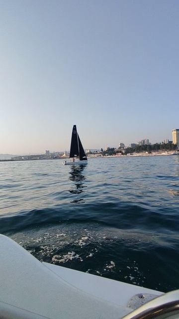 Парусник в чëрном море