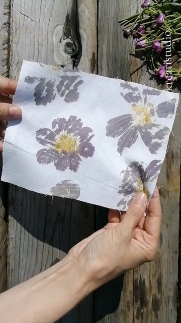 Цветочный принт на ткани