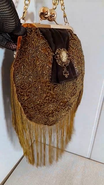 Вечерняя театральная сумочка с бахромой расшитая бисером. Ручная работа