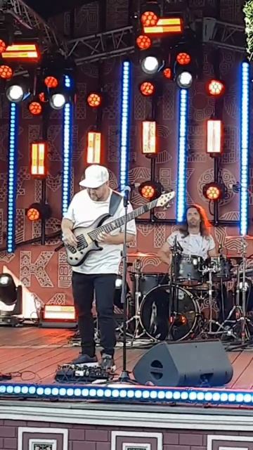 Максимов/Сокулер project
Фрагмент нашего выступления в центре Москвы. Московские Сезоны.
@sokuler