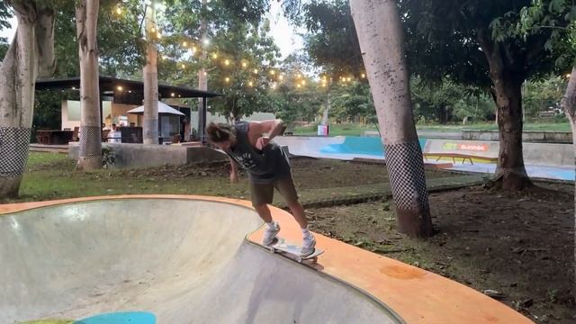 Скейт, муравьи, аффогато и небольшая порция понимания мужчин) @travelste @moooshniy