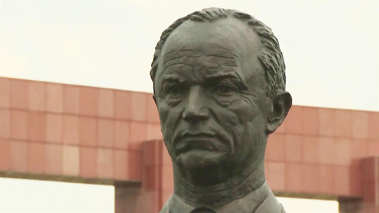 В Подмосковье открыли памятник Герою Советского Союза Валерию Востротину