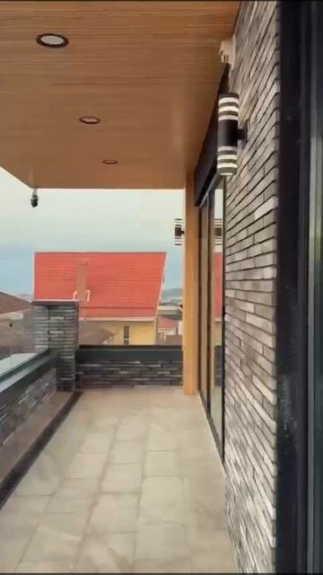 1000476808.mp4