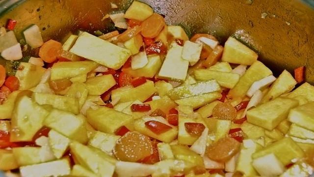 Хрустящий суп из тыквы с сухариками