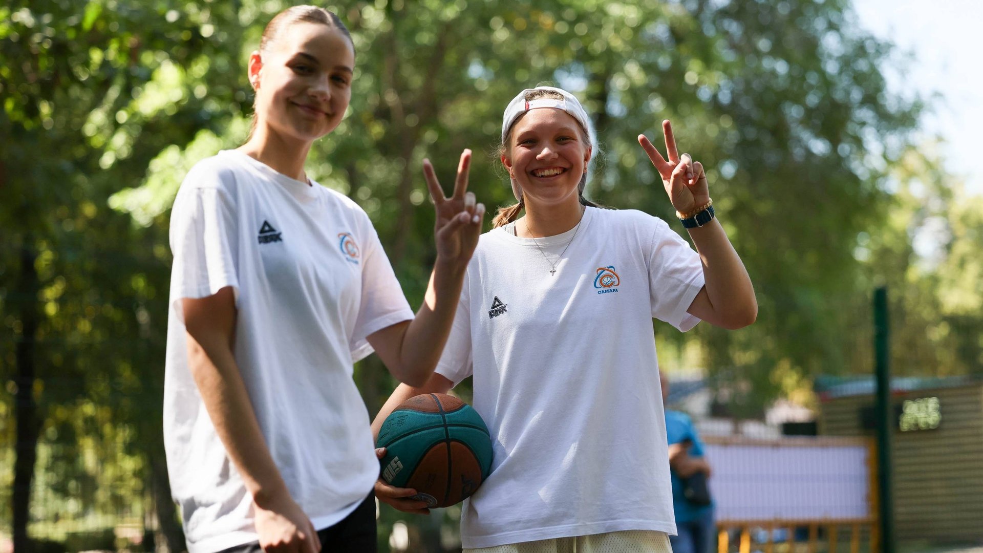 Зарядка в парке дружбы