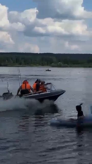 Кайман 300 с булями , огонь 🔥лодка .mp4