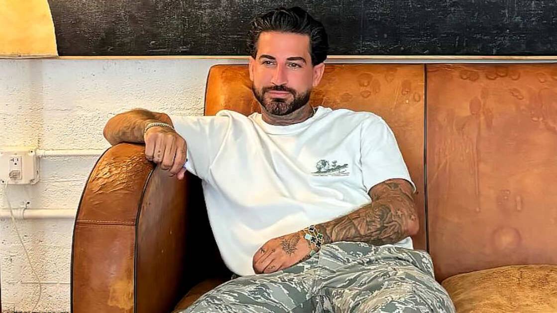 Стилиста Хейли Бибер арестовали за отправку нюдсов "15-летней девочке"