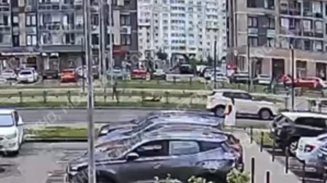 9-летнего ребенка сбили на самокате во дворе в Балашихе.