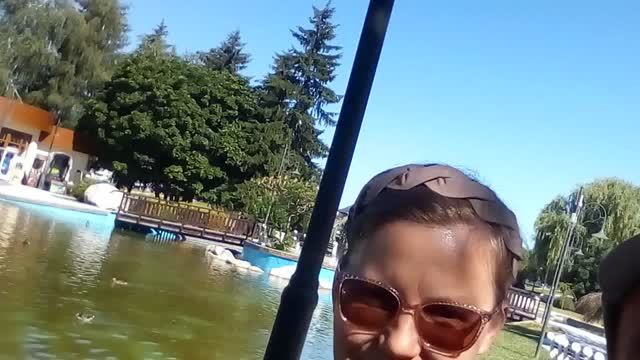 В  сквере с женой     💖