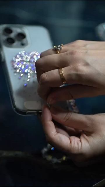 Каждая подвеска инкрустирована подлинными кристаллами от компании Swaro💎ski