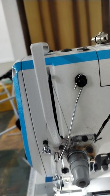 Как заправить нитку швейную петельную машину Jack