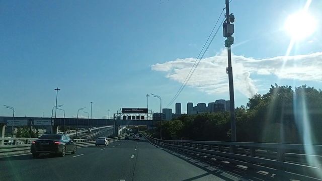 ТАЙНЫЙ ПЛЯЖ: Купание в Москве-реке под охраной егерей