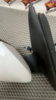 U61 Переднее правое зеркало