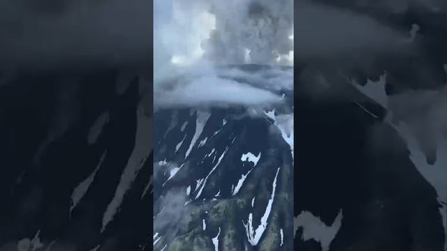 Извержение вулкана Крашенинникова на Камчатке, после землетрясения.mp4