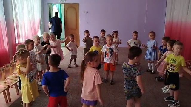 Песенка Крокодила Гены. Поздравление с днём рождения одногруппников в детском саду. Володе 3,11