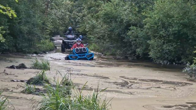 Как 3 литра по лужам ездили.