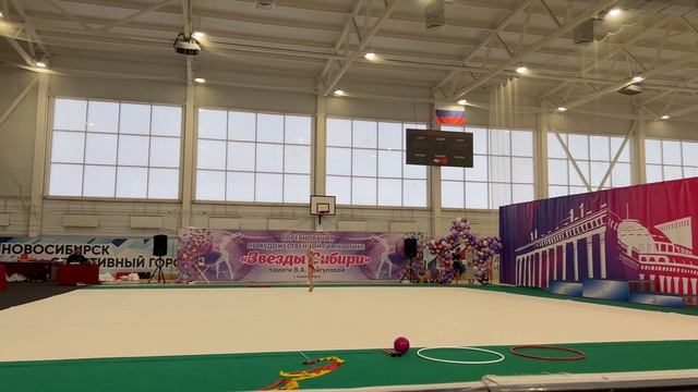 Упражнение с обручем, Стелла в 6 лет