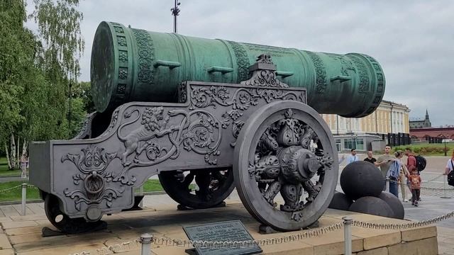 Кремль - Соборная площадь в августе 2025