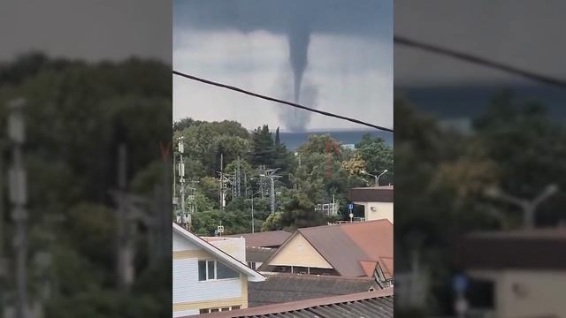 Смерч попал на видео в курортном посёлке Лоо