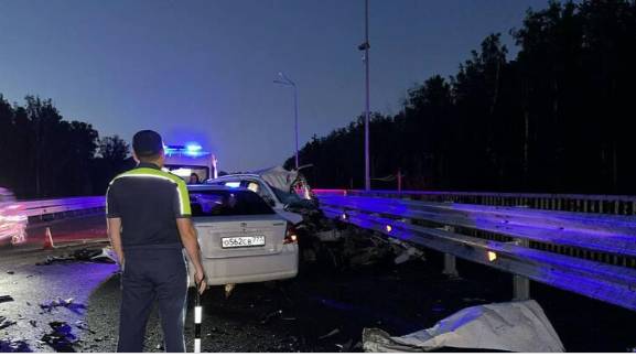 Один человек погиб в массовом ДТП с фурой в Свердловской области