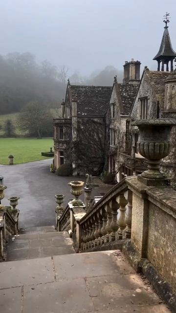 Касл Комб, Англия