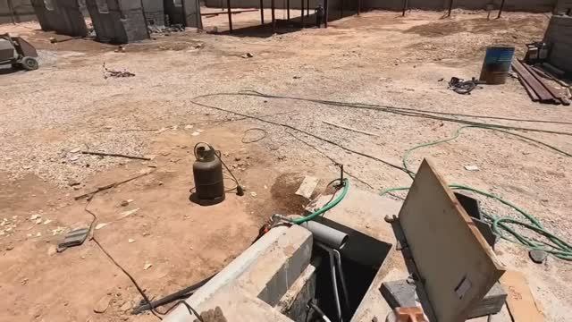 Сами счастлив, а Азаде печален. Соломенный амбар готов к эксплуатации.