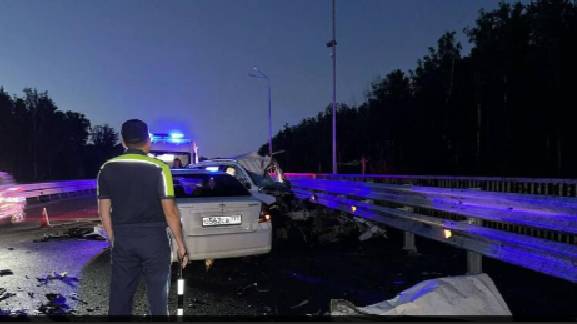 Один человек погиб в массовом ДТП с фурой в Свердловской области