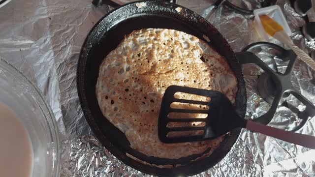 Испечь блины - это просто.. (2)