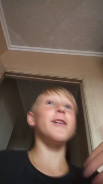 В шапке профиля