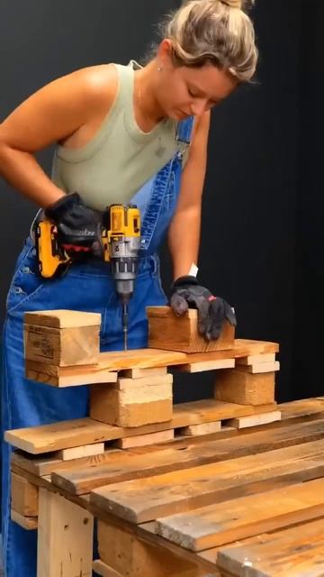 Лавка трансформер из поддонов своими руками. Самое интересное в телеграмм https://t.me/turizm100